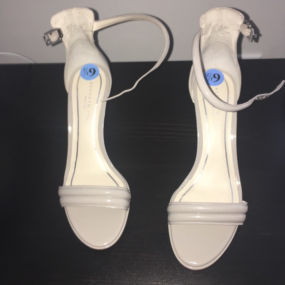 Grey Kenneth Cole sandals